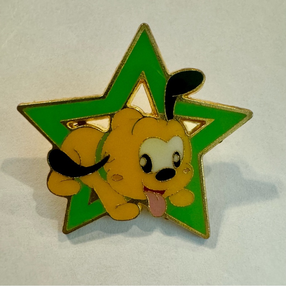 Pluto in green star- Shanghai Disney Resort pin. 43166 -